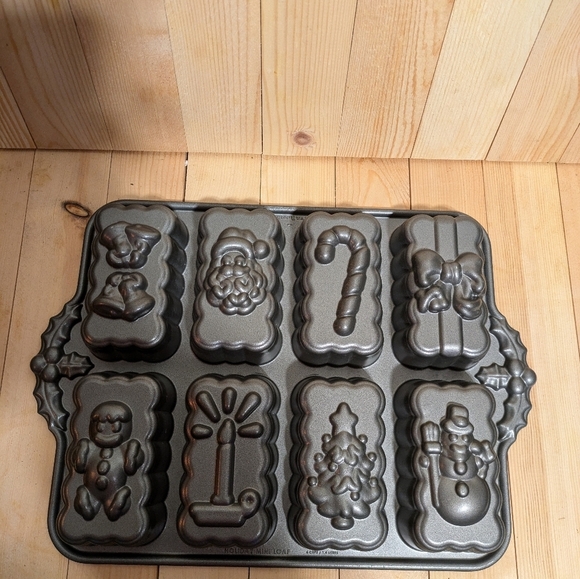 Nordic Ware Holiday-Themed Gray Baking Mold - Picture 6 of 7